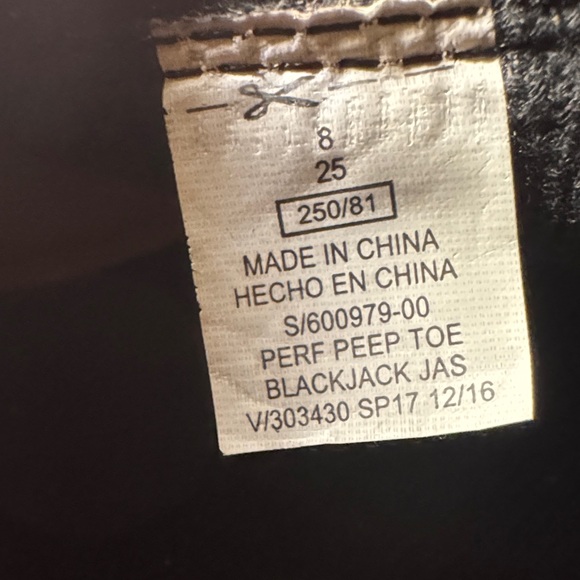 Old Navy Black Suede Peep Toe Ankle Booties Side Zip Chunky Heel Size 8 - Picture 8 of 8